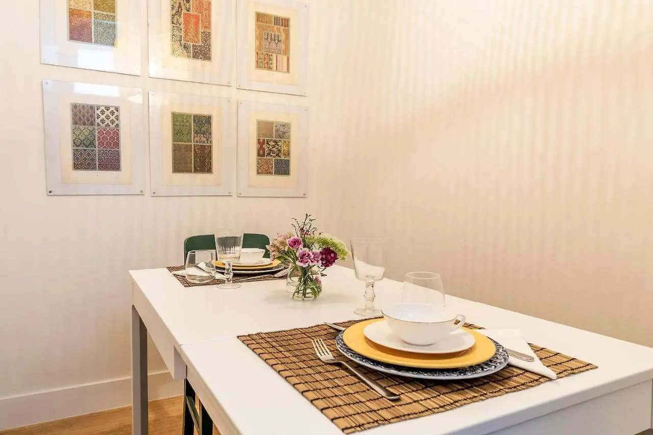 Lovelystay - The Wanderers Hideout Lisbon Apartment