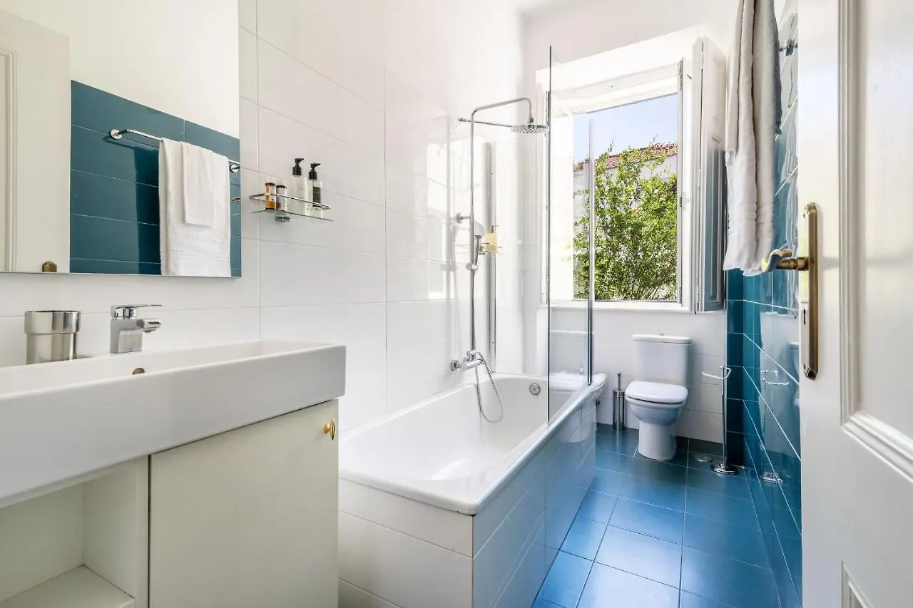 Lovelystay - The Wanderers Hideout Lisbon